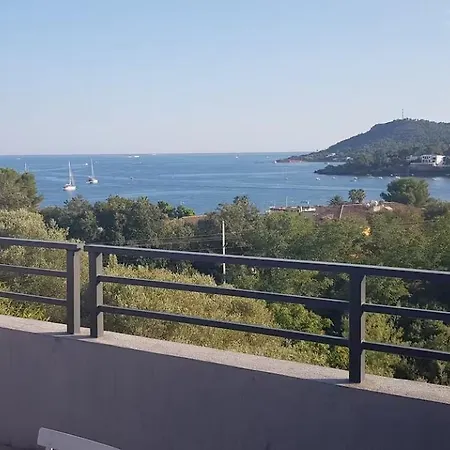 Architect-designed Villa, Overlooking Agay Bay * Saint-Raphael (Var)