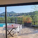 Architect-designed Villa, Overlooking Agay Bay Villa *