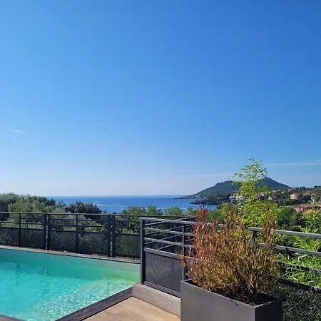 Architect-designed Villa, Overlooking Agay Bay Appartamento *