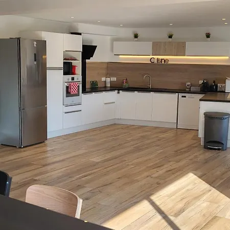 アパート Architect-designed Villa, Overlooking Agay Bay