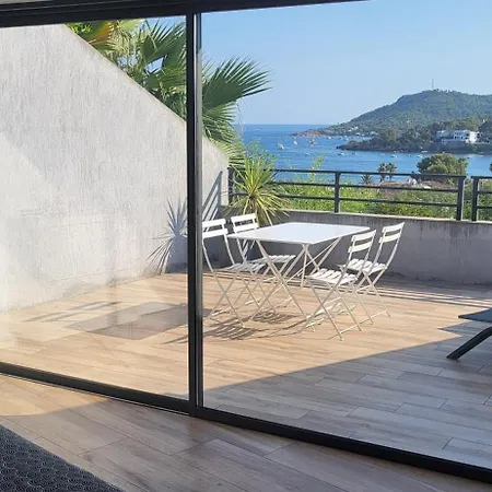 Architect-designed Villa, Overlooking Agay Bay * Saint-Raphaël