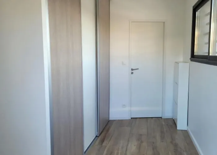 Architect-designed Villa, Overlooking Agay Bay アパート *