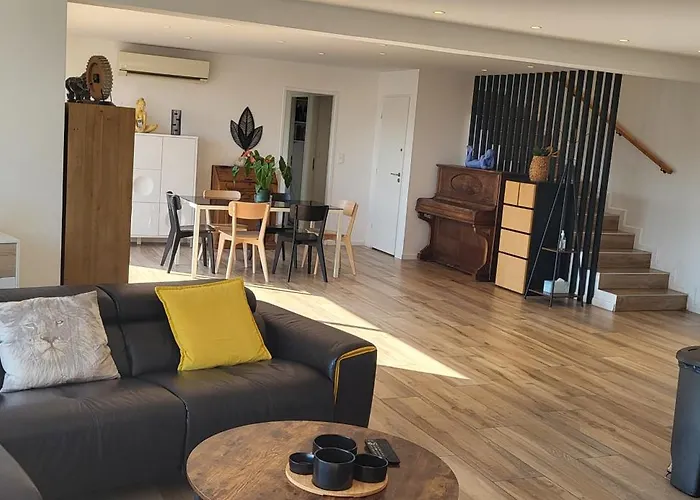 Architect-designed Villa, Overlooking Agay Bay شقة Saint-Raphaël