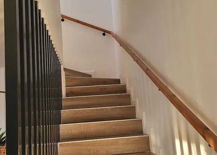 Architect-designed Villa, Overlooking Agay Bay アパート